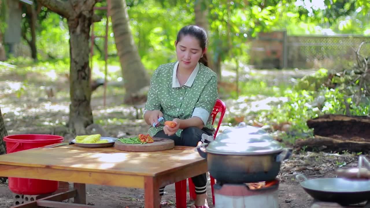 Amazing Cooking Rock Crab Yellow Noodle - Cooking With Sros