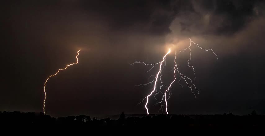 Heavy Rain in the Sky / Rain Sounds for Sleeping & Relaxing at Night with Thunder