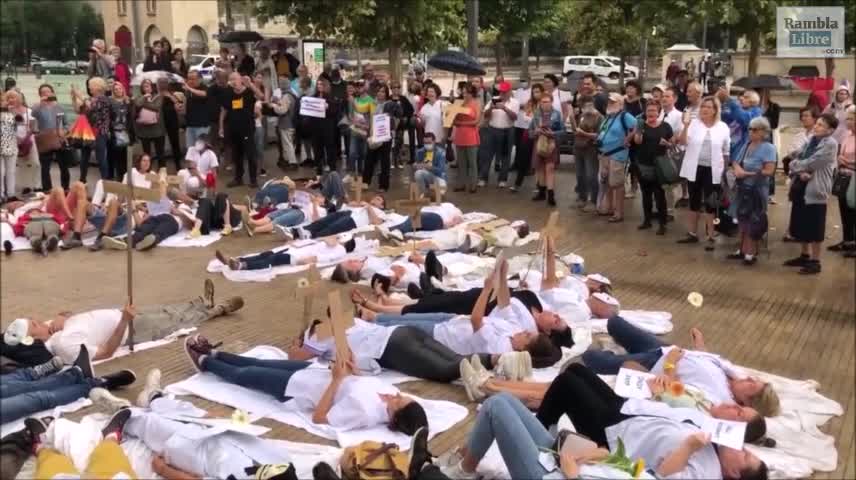 Los sanitarios franceses siguen resistiendo a la tiranía Covid de Macron