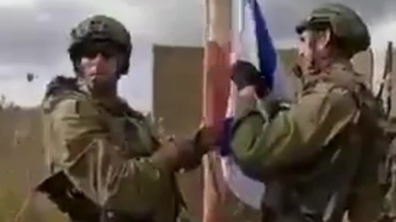 Israeli paratroopers just raised the Israeli flag in southern Lebanon