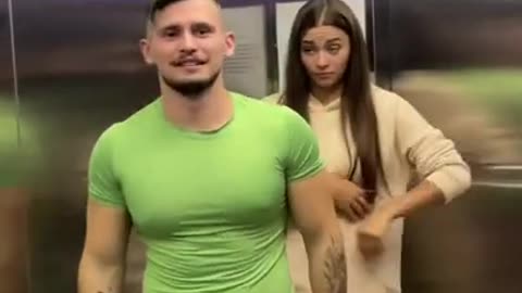 Shmeksss_-_elevator_prank_police_woman_gym_-_PopCornRest