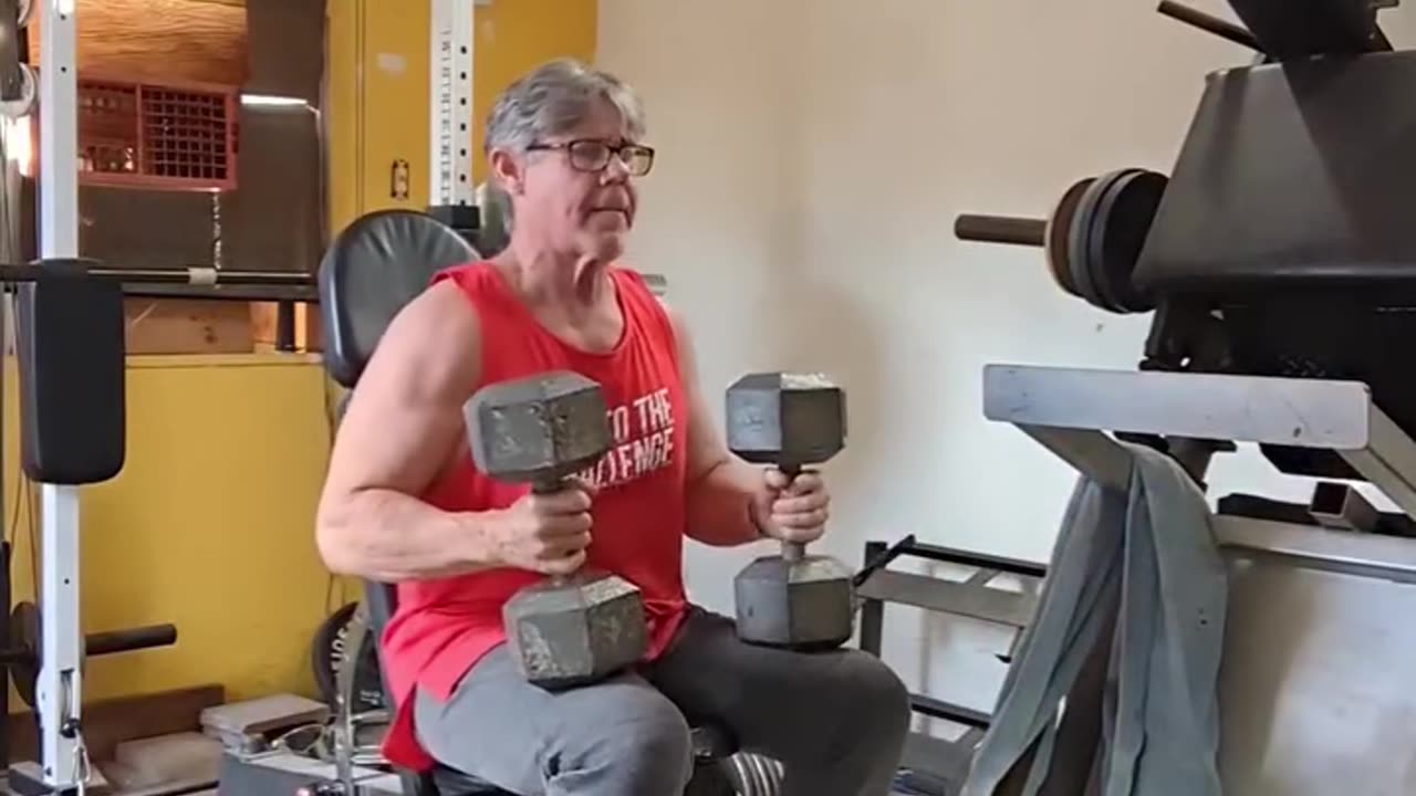 65 yr old SEATED DB PRESS set 4- 65lbx7r 🎥 MONDAY NOV 13th PRESSES / PULL-UPS