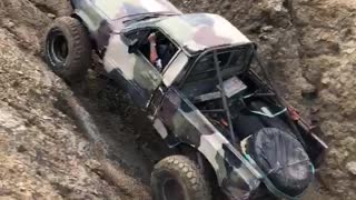 Toyota 4x4 up the ravine