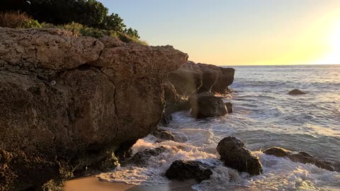 Ocean waves against the rocks