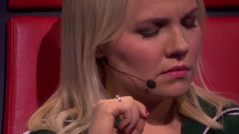 Mina Lund – Heavenly Father | Blind Audition | The Voice Norge 2019