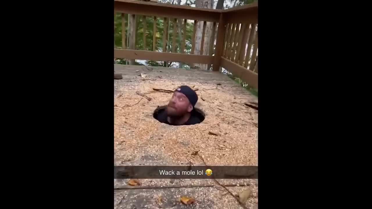 FUNNY ,RANDOM MOMENT VIDEOS