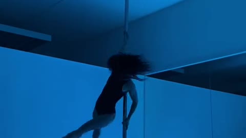 Pole Dance -Simona Spataro