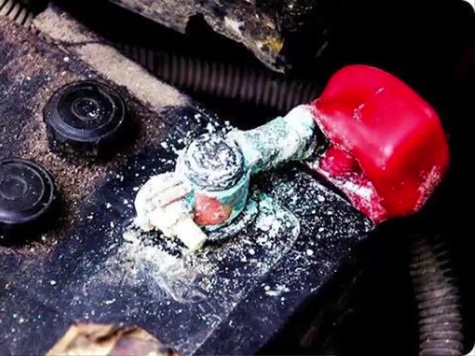 How to Clean the Battery Terminals from Oxide and Protect them Oxidation