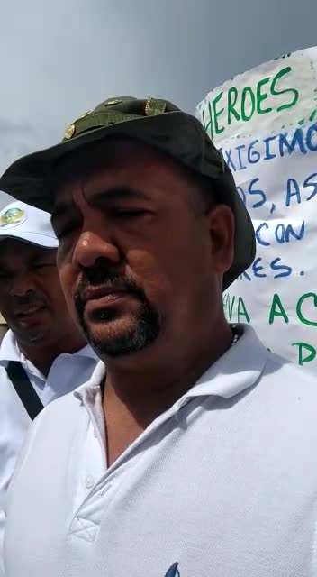 Usuarios del servicio de salud militar protestan por mala atención