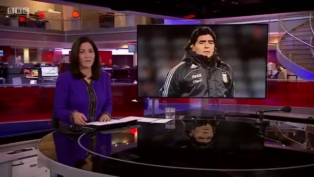 Maradona manslaughter investigation: police raid doctor's clinic and home - BBC News