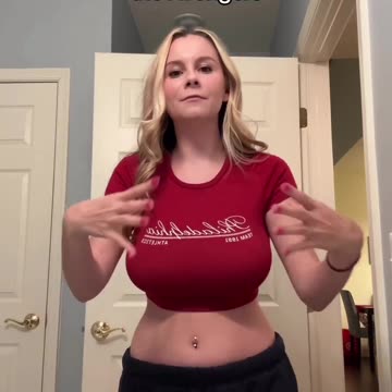 ANIELA VERBIN - THE QUEEN OF BABY TEES | TIGHT FITTING BELLY SHIRTS | ETHOT STARTS CROP TOP WAR