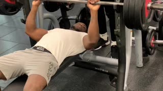 Bench 140kg