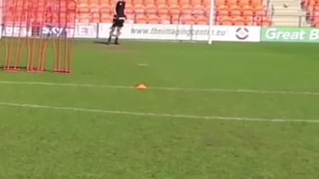 Are you here to be funny? keep missing the ball