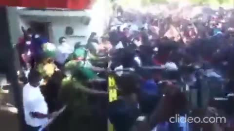 THE PEOPLE HAVE TURNED AGAINST MEDIA AND GOVERNMENT [CHAOS IN SRI LANKA] ! RE UP