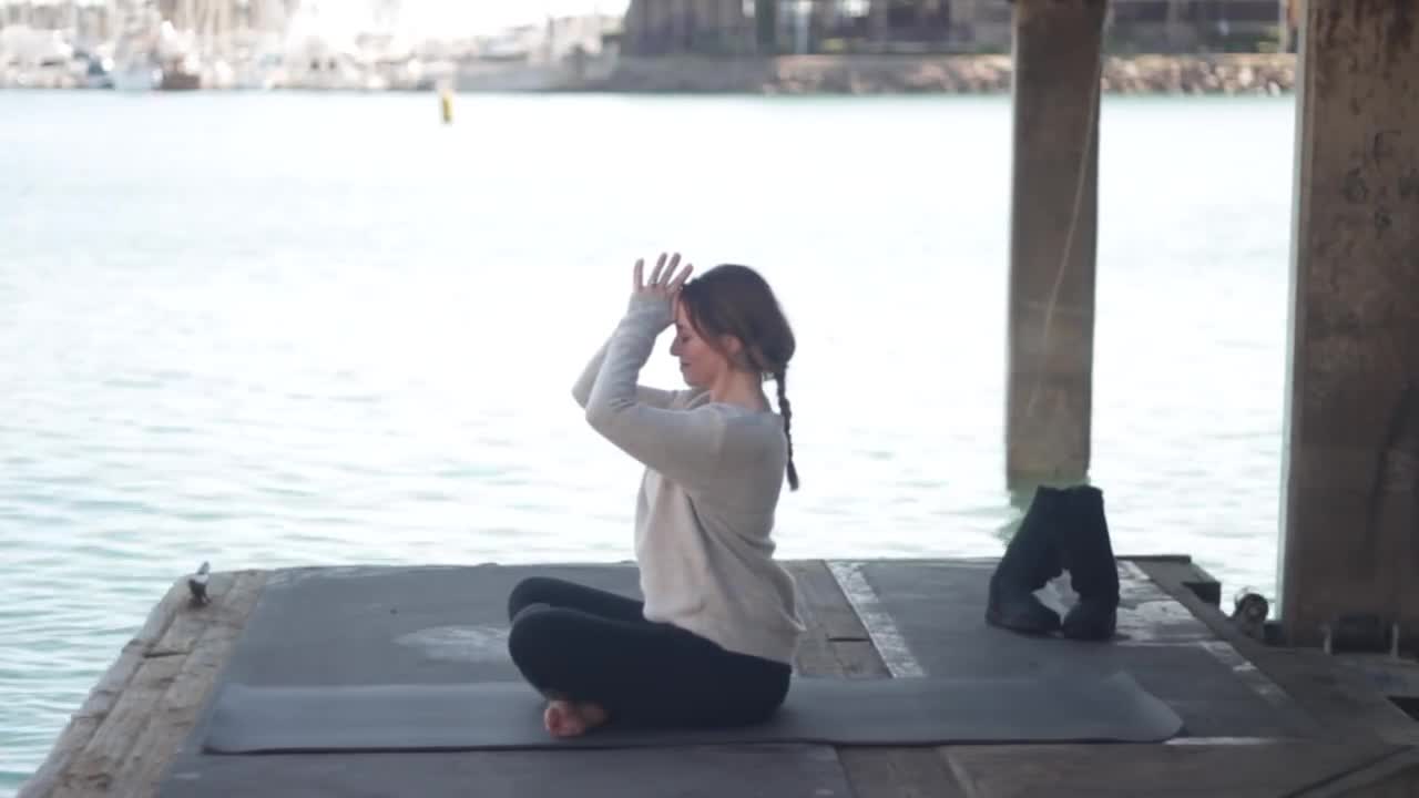 Yoga For Beginners At Home | 30 Day Challenge Day 3