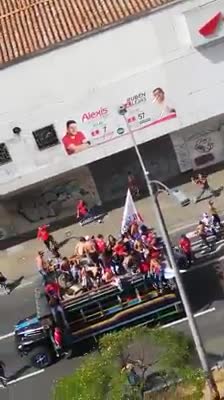 Con machetes y cuchillos se enfrentaron hinchas del Deportivo independiente Medellín