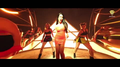 Warina hussain dancing