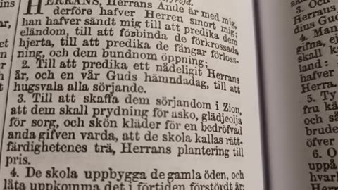 Läser Profeten Esaia 61. Capitlet. Christi läroämbete, fröjd. Karl Xlls Bibel 1703.