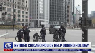 Retired Chicago Police Help During Holiday