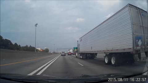 Semi-Truck Avoids Accident with Quick Reaction