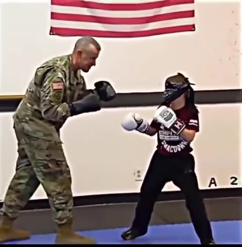 #NaMo Again 🚩Father surprises his son, That hug is priceless...❤️❤️