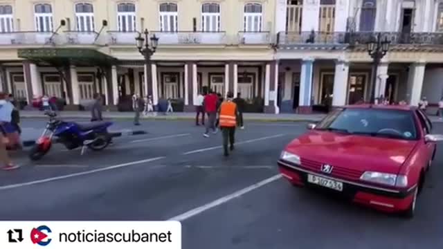 #Cuba 🇨🇺 Violent communist mob