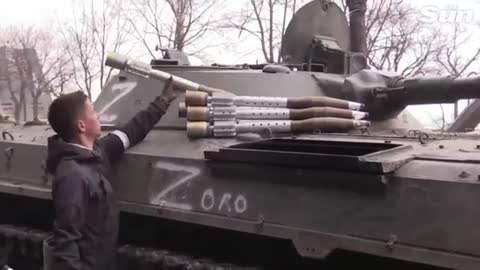 Russian troops in -Z tanks- move in on last remaining district in besieged Mariupol