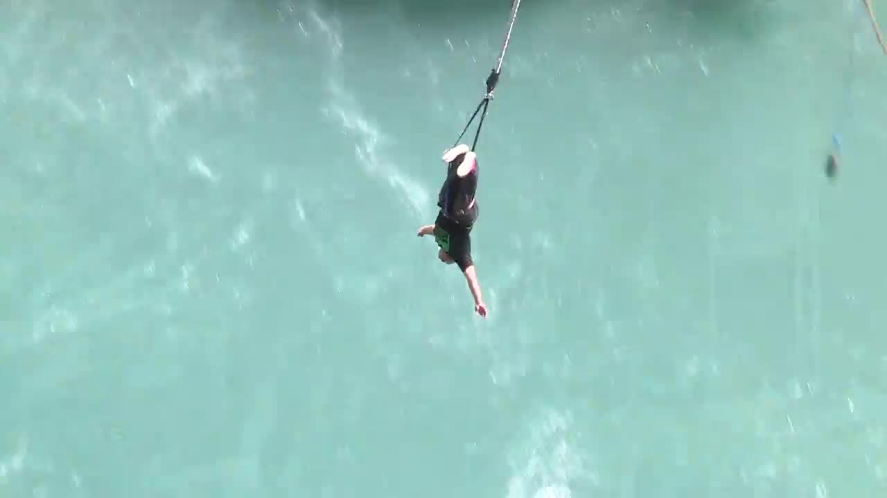 Bungy Jumping in New Zealand