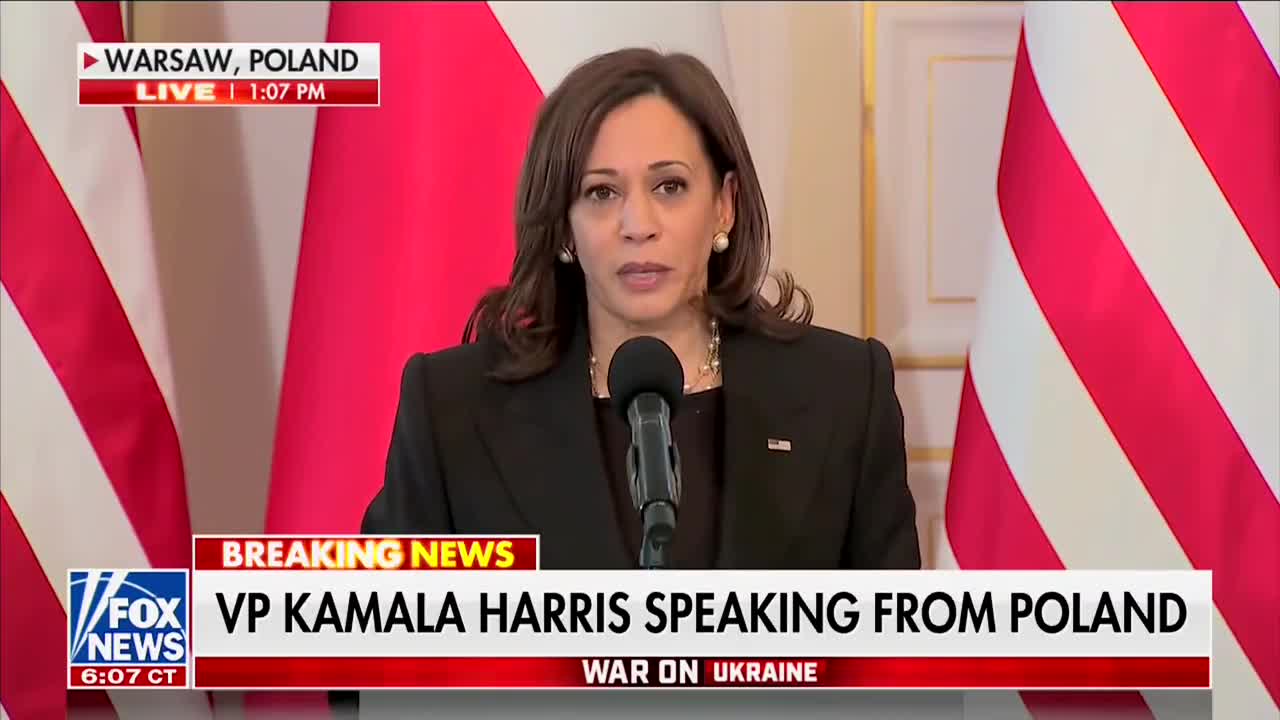 KAMALA HARRIS Comedy Time : "I am here, standing here on the northern flank, on the eastern flank"