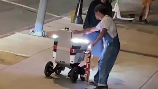 Why food delivery robots don’t work