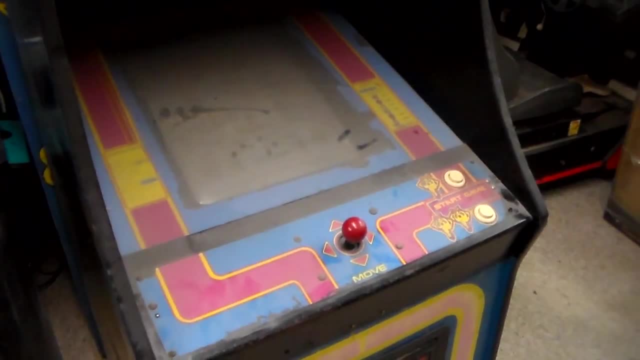 Playing The Classic 1981 Ms. Pac-Man Midway Arcade Game!