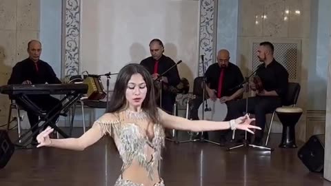 Belly dancer beautiful 😍