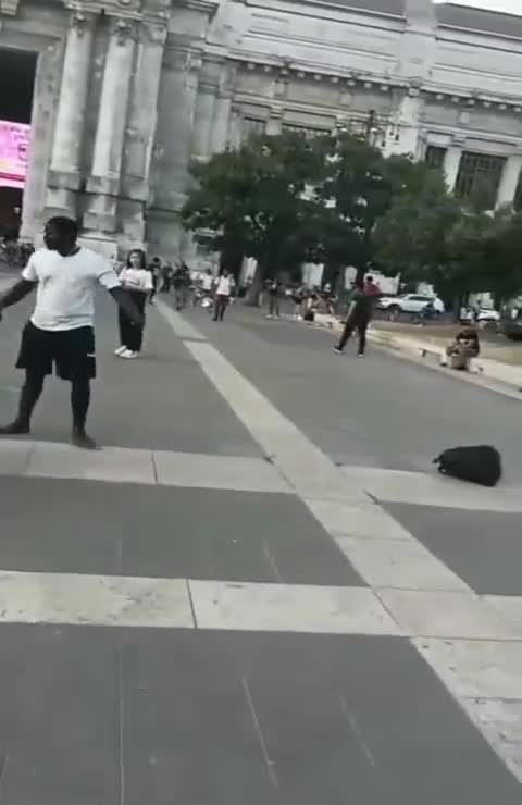 Einmann VS Italiener in Mailand