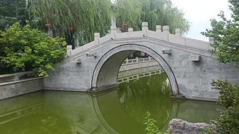 There are four faucets on this bridge