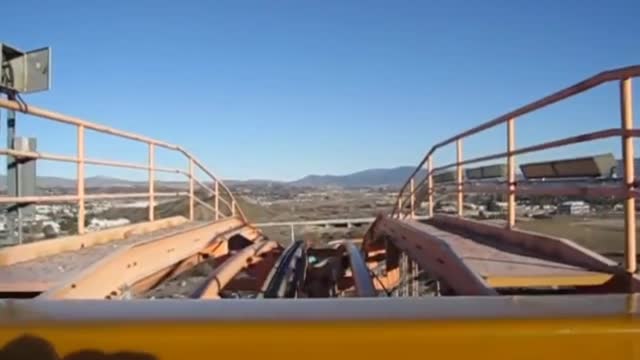 descent on the largest roller coaster in the world would have courage? 😰