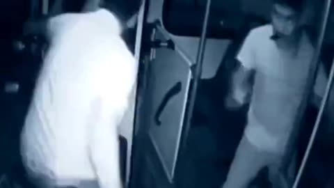 Brave boy with cerebral palsy helps bus driver fight off knife-wielding robber 😳
