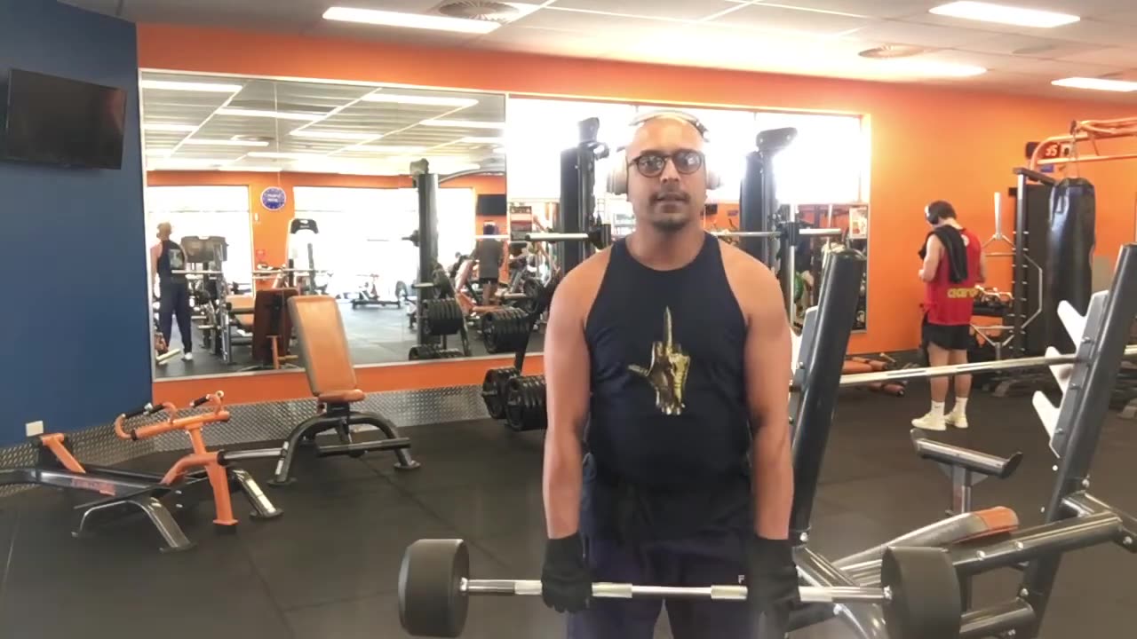 Workout - Barbell Shrugs 55kg