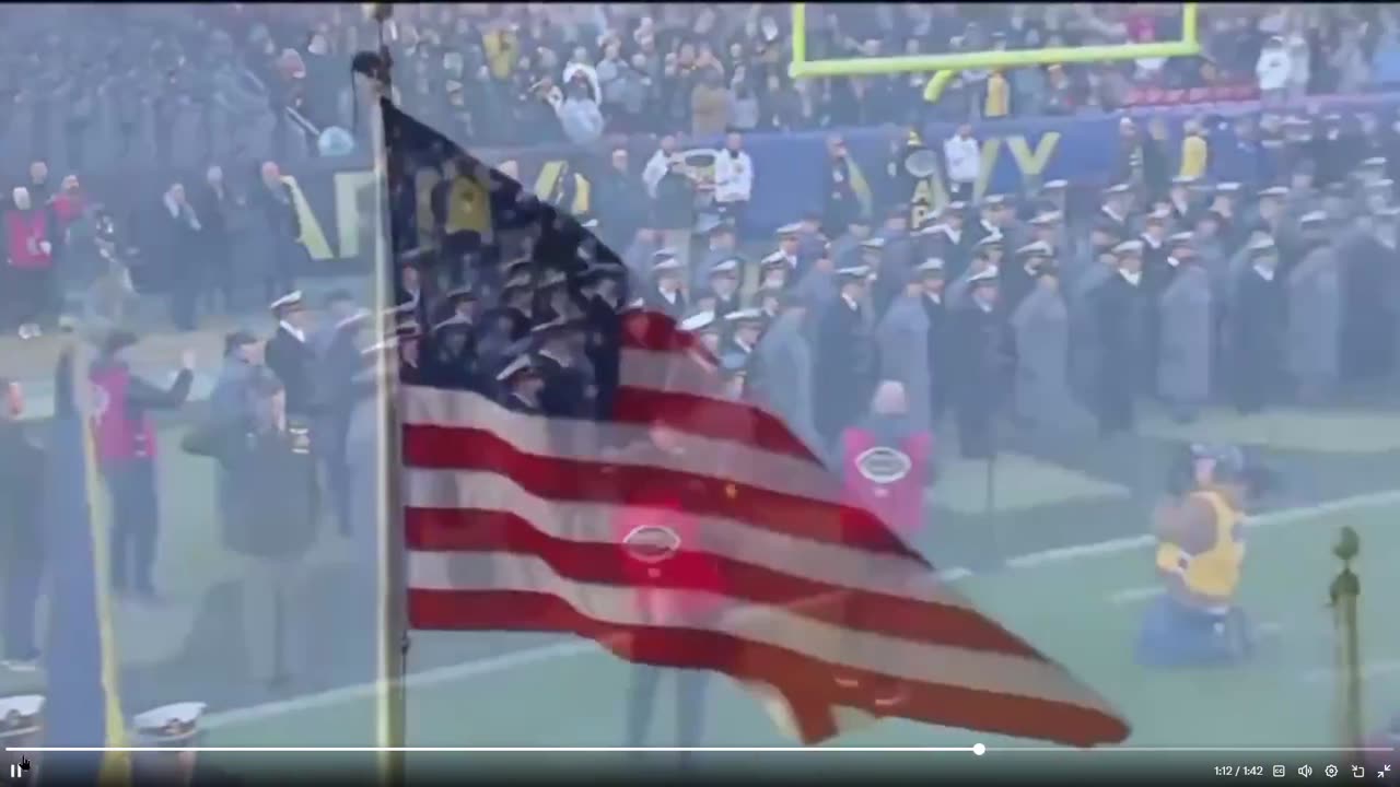 Full National Anthem from the Army-Navy game with President Trump 🇺🇸 🙏