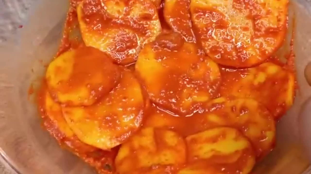 Potatoes and semolina ke chips