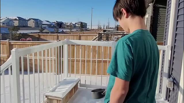 Throwing Boiling water turn in to ice