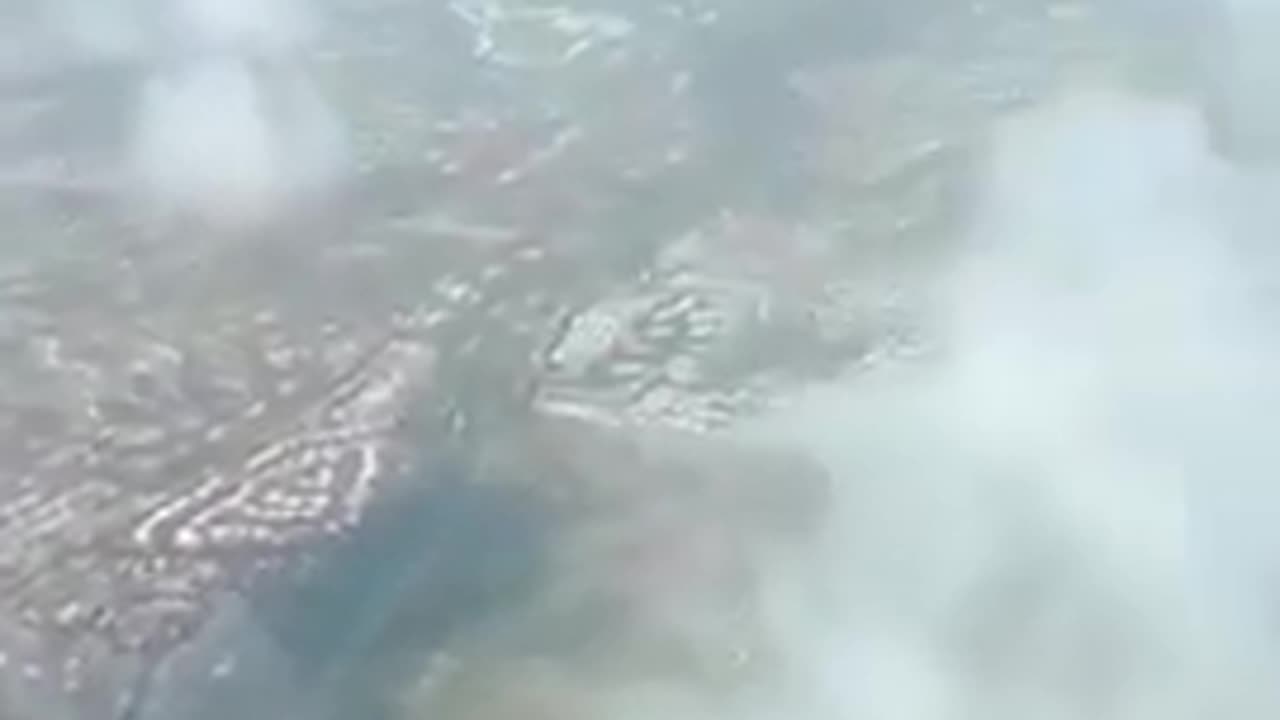 20180221文贵先生视频²：几秒前被盗国贼宣传的一无是处的美帝国主义！咋这么自然！这么多别墅呢？而且都是私人拥有！