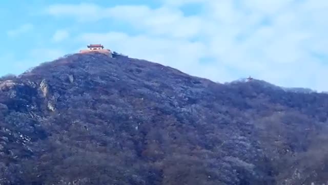 This mountain looks a bit bleak in Fall