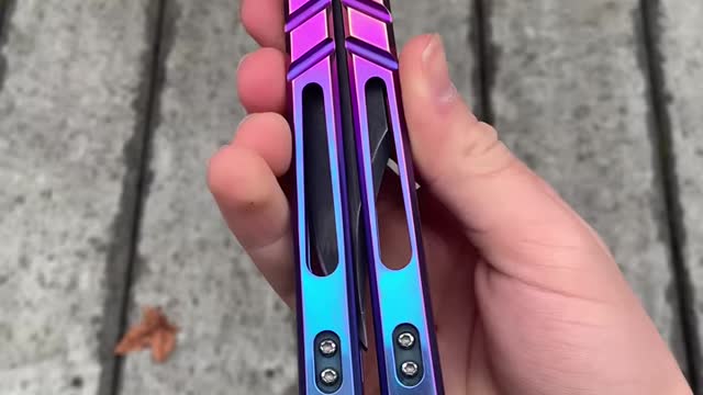 perfect Balisong-butterfly knife flipping