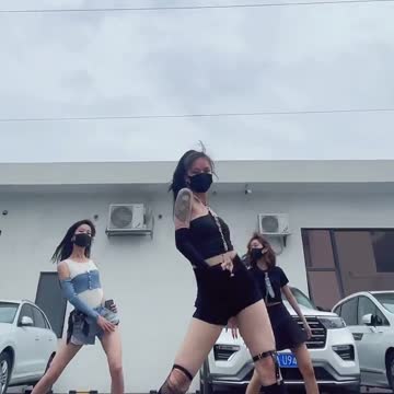 What bad thoughts can I have, I just want you to look at me more