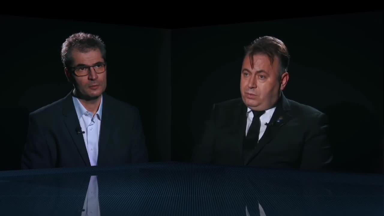 ACEȘTI DEMENȚI CARE NE CONDUC