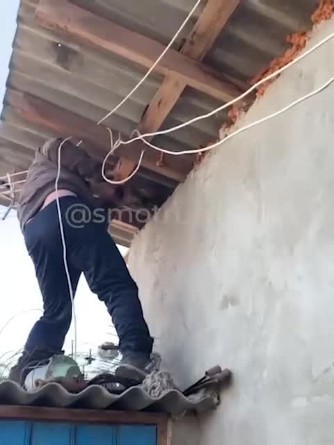 Civilians near Kherson hand over their accumulated weapons to the armed forces of the Russian Federation