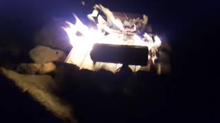 Riverside campfire. Samsung S8. Wildcamping.