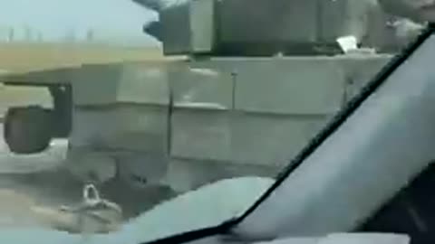 "Ukrainian Forces Capture and Rebuild Damaged Russian Tanks in Kursk!"