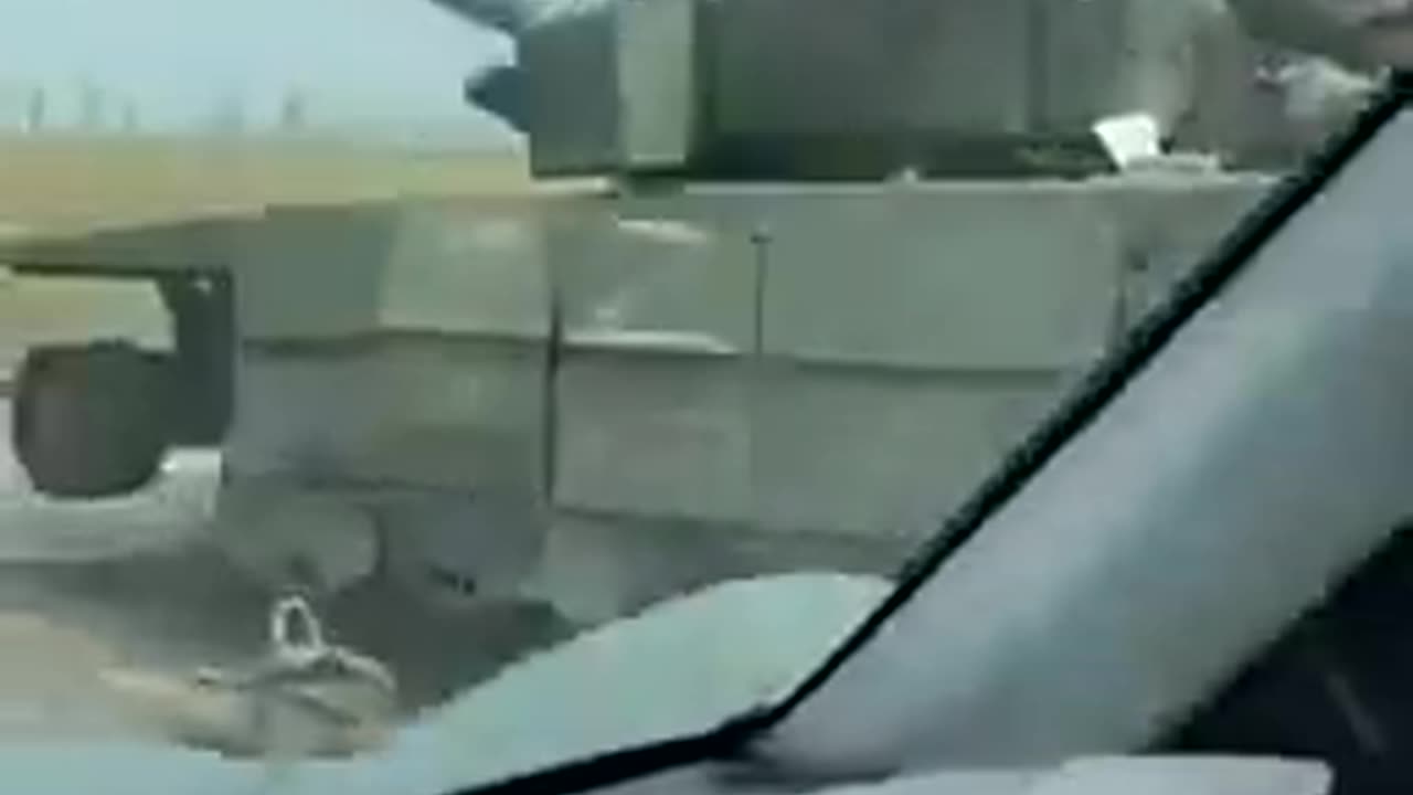 "Ukrainian Forces Capture and Rebuild Damaged Russian Tanks in Kursk!"