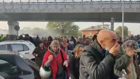 Trieste Port workers & citizens leave after CHEMICAL GAS ATTACK Chanting FREEDOM